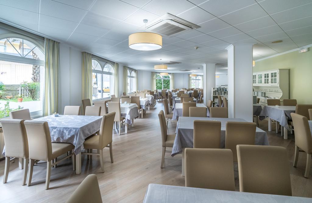 Hotel Ton Sanxenxo Buitenkant foto